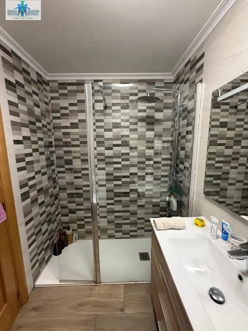 Baño de Casa adosada en venta en Albacete con Aire acondicionado, Calefacción y Trastero