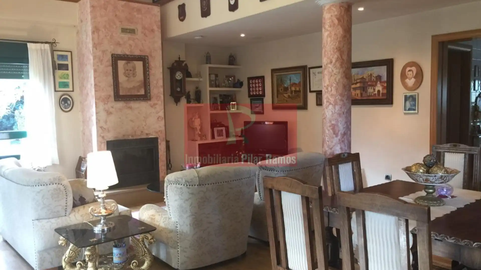 Sala de estar de Casa o chalet en venta en Garrafe de Torío con Calefacción, Jardín privado y Parquet