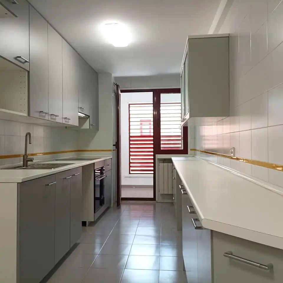 Cuina de Pis de lloguer en Las Rozas de Madrid amb Aire condicionat, Calefacció i Terrassa