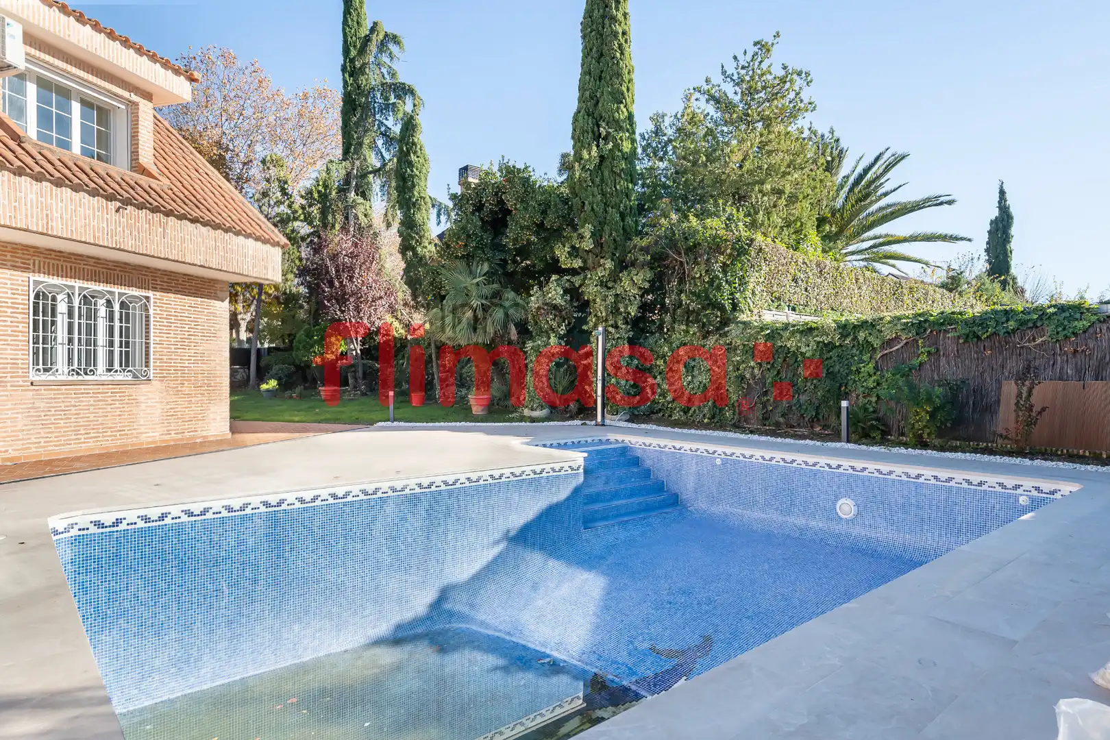 Piscina de Casa o xalet en venda en Villaviciosa de Odón amb Aire condicionat, Calefacció i Jardí privat
