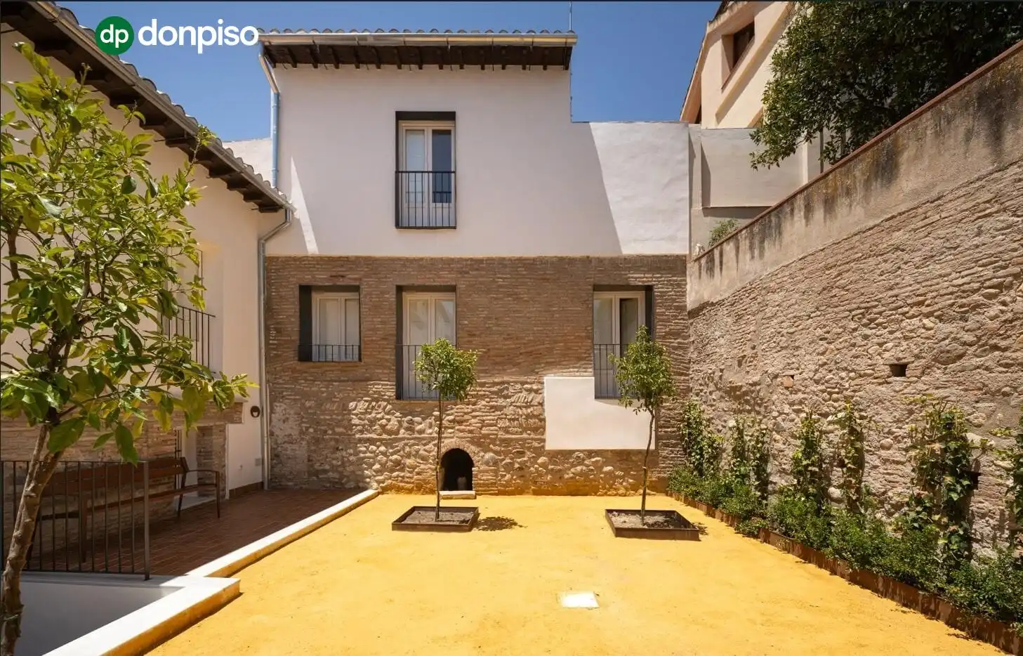 Exterior view of Flat for sale in Granada  with Air Conditioner