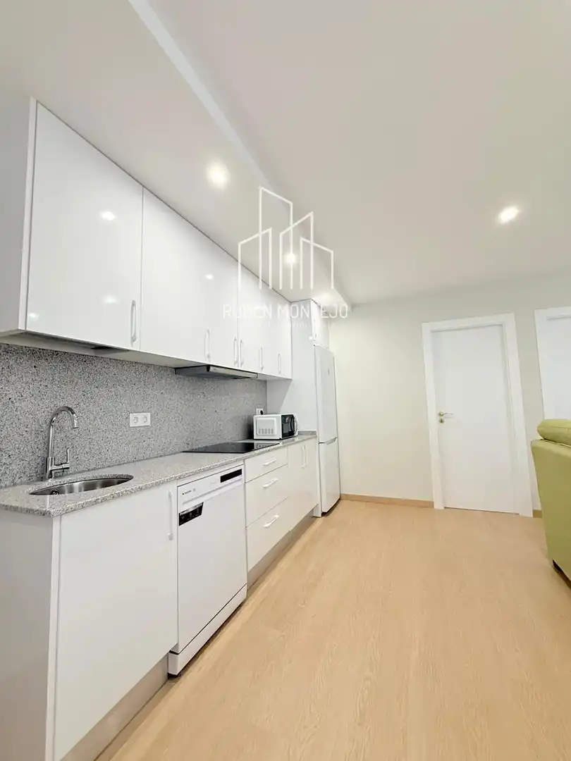 Kitchen of Flat for rent in Salamanca  with Heating, Storage room and Furnished