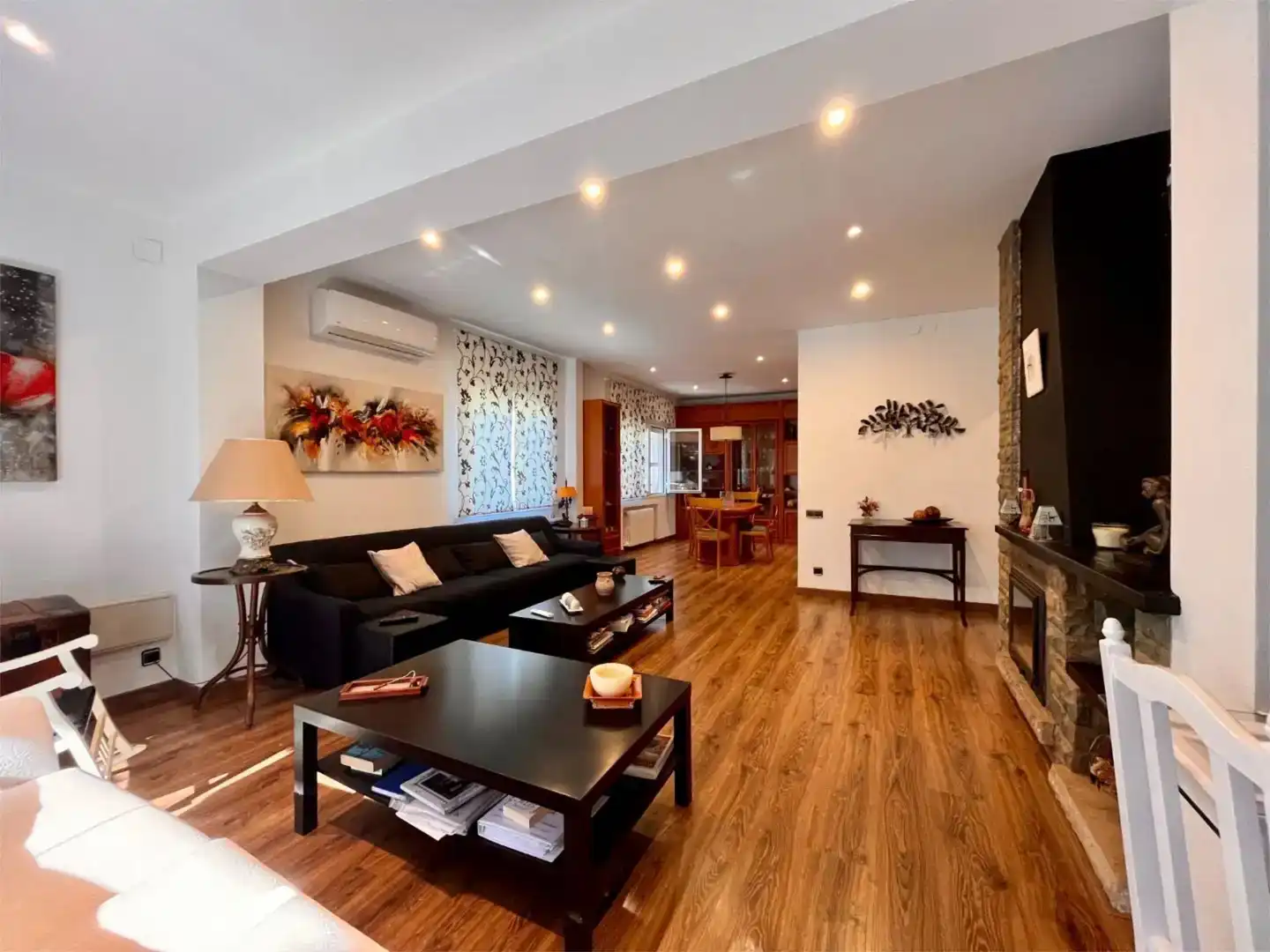 Sala de estar de Casa o chalet en venta en Begues con Aire acondicionado, Piscina y Balcón