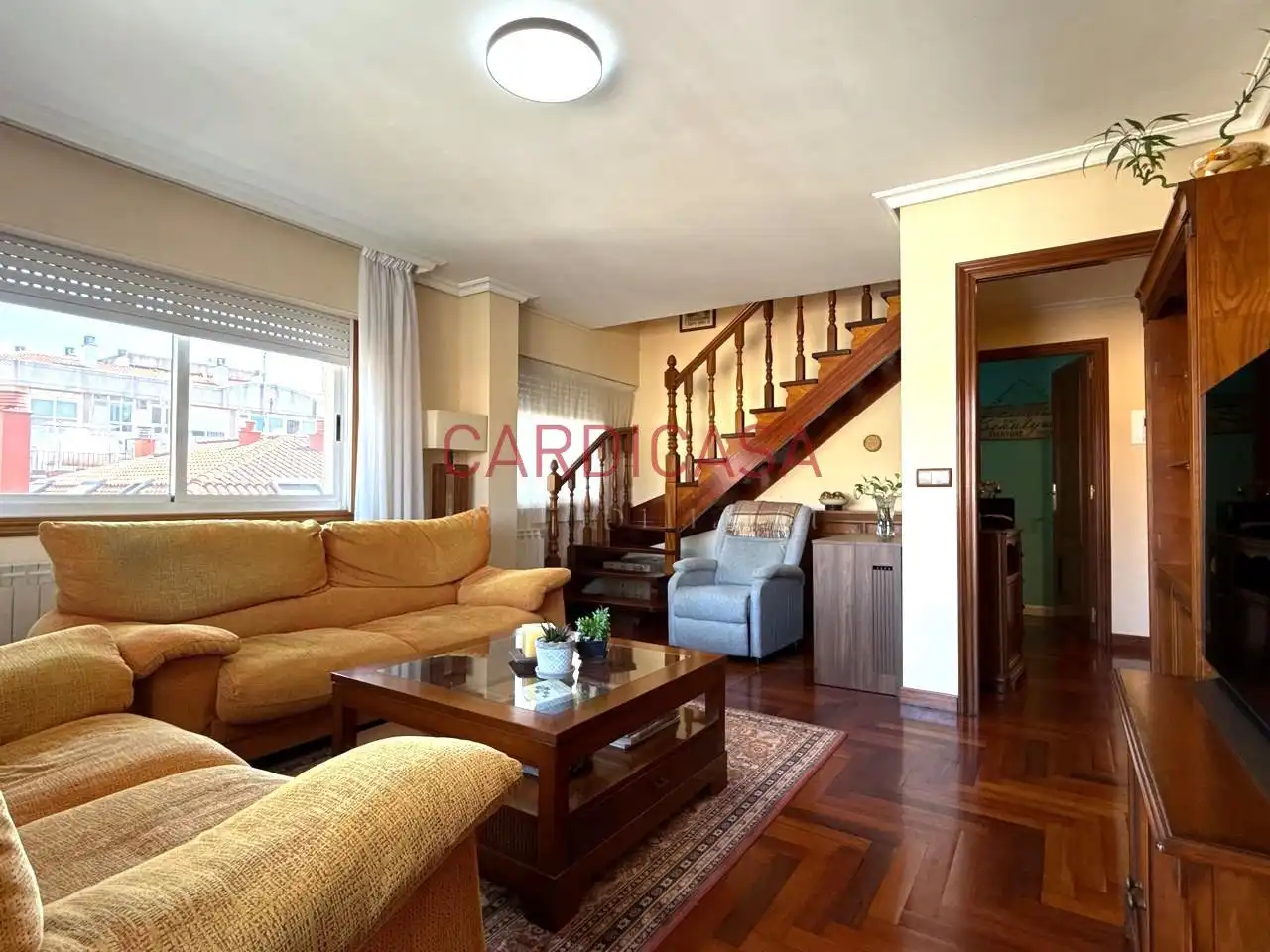 Sala de estar de Dúplex en venta en Vigo  con Calefacción, Parquet y Terraza