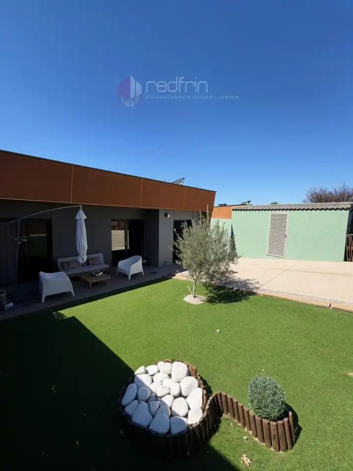 Vista exterior de Casa o chalet en venta en Vegas de Matute