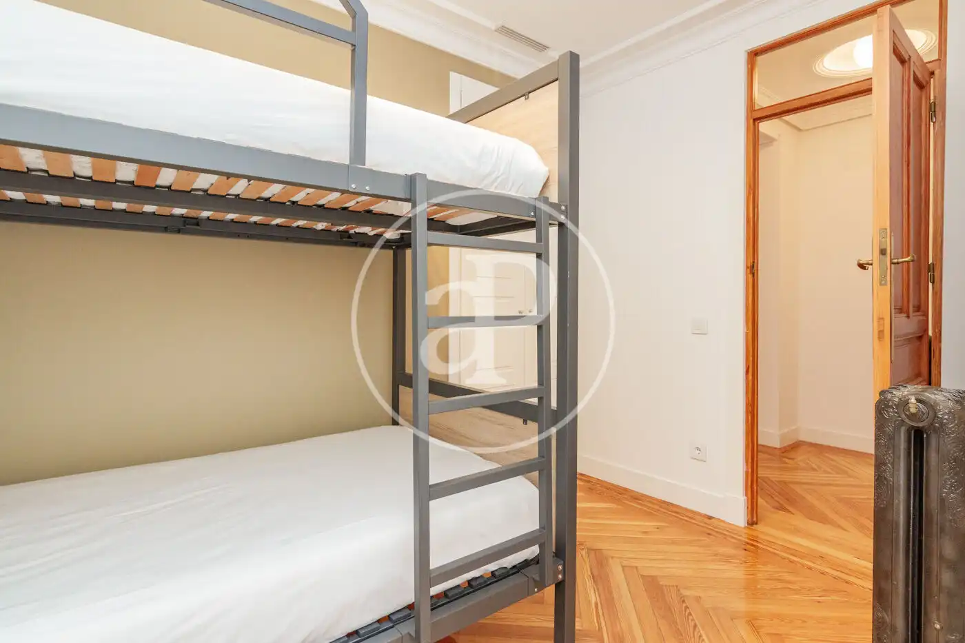 Dormitori de Àtic de lloguer en Madrid amb Aire condicionat, Calefacció i Terrassa