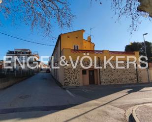 Vista exterior de Casa o xalet en venda en Garriguella amb Calefacció, Jardí privat i Terrassa