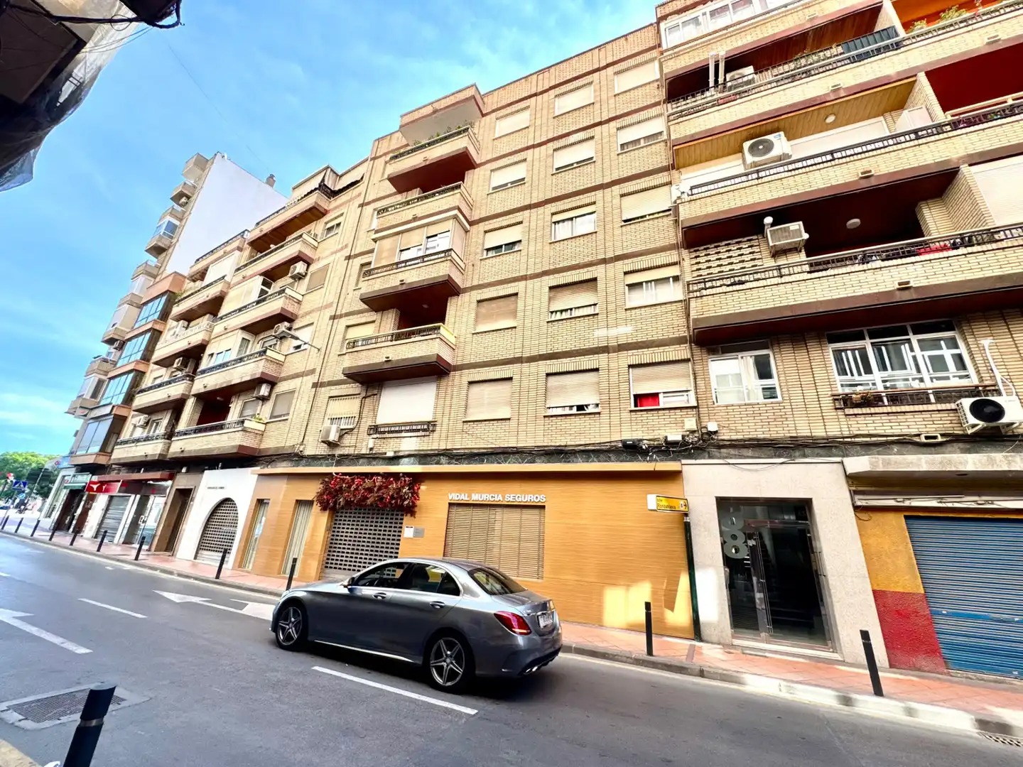 Pis amb ascensor en venda a Calle Ricardo Gil 38