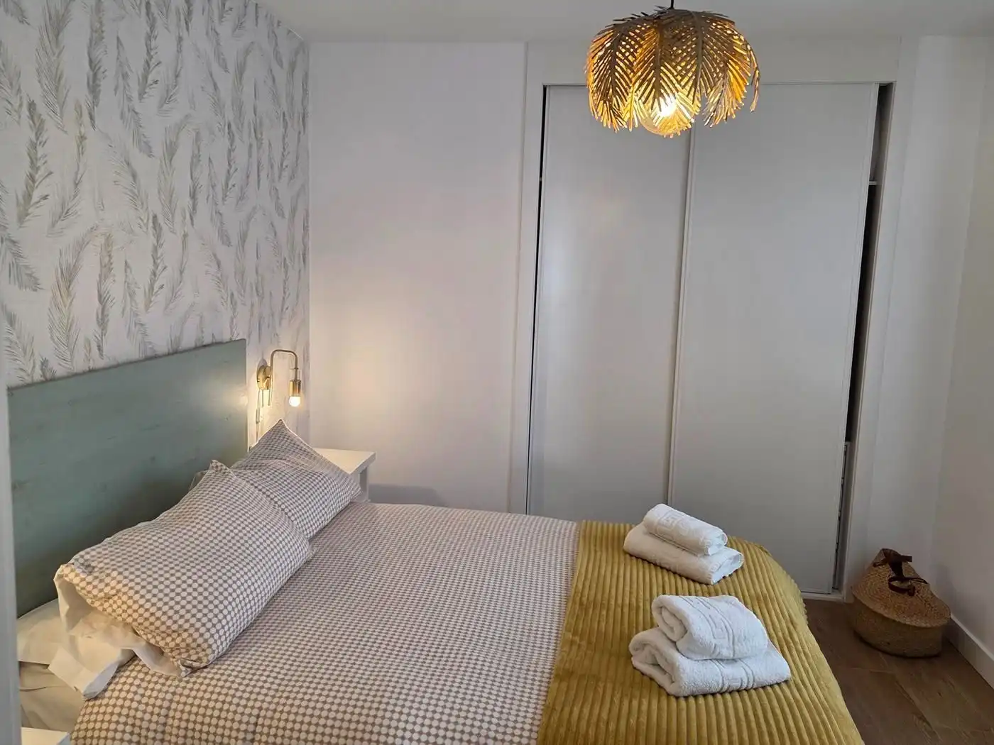 Dormitori de Apartament de lloguer en Torrox amb Aire condicionat, Calefacció i Terrassa