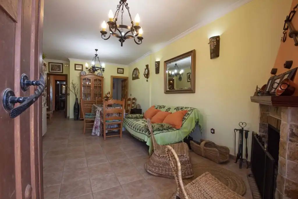 Casa rústica con piscina en venta en Riogordo, imagen 4