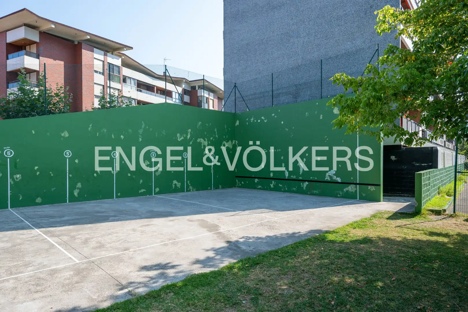 Exterior view of Study for sale in Zarautz  with Heating, Private garden and Swimming Pool
