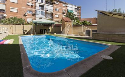 Swimming pool of Flat for sale in Alcalá de Henares  with Air Conditioner and Swimming Pool