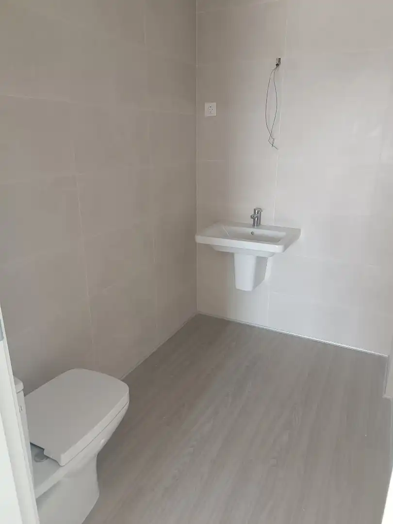 Bathroom of Flat for rent in Valdemoro  with Air Conditioner, Heating and Terrace