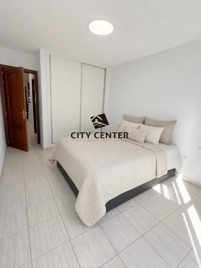Habitación de Casa adosada en venta en Arona con Terraza y Balcón