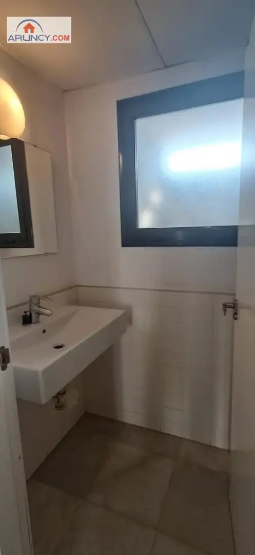Bany de Casa adosada en venda en Espartinas amb Aire condicionat, Calefacció i Jardí privat