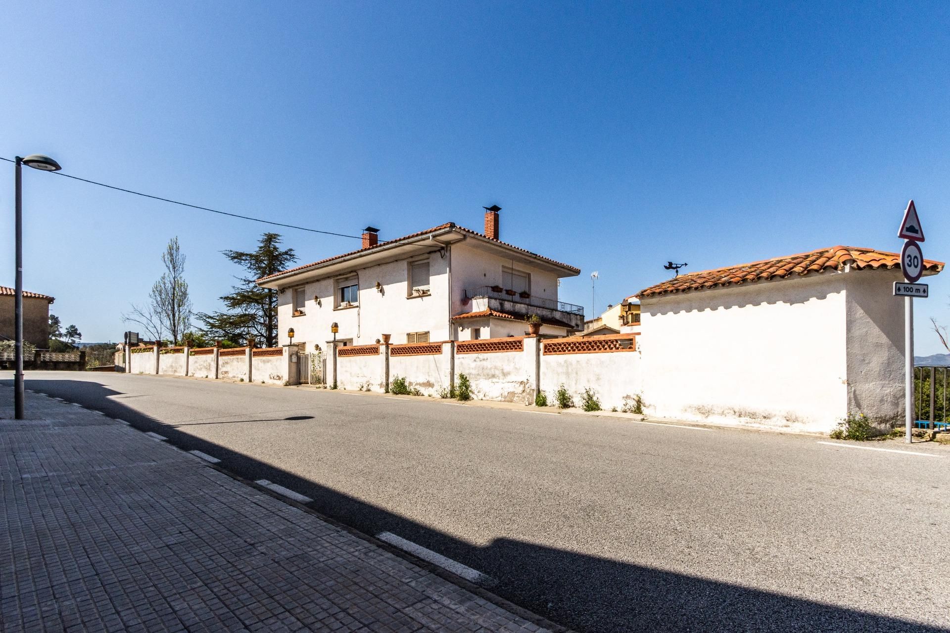 Vista exterior de Casa o xalet en venda en Vacarisses amb Calefacció, Jardí privat i Terrassa