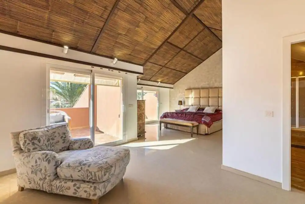 Dormitori de Àtic de lloguer en Marbella amb Aire condicionat, Terrassa i Piscina