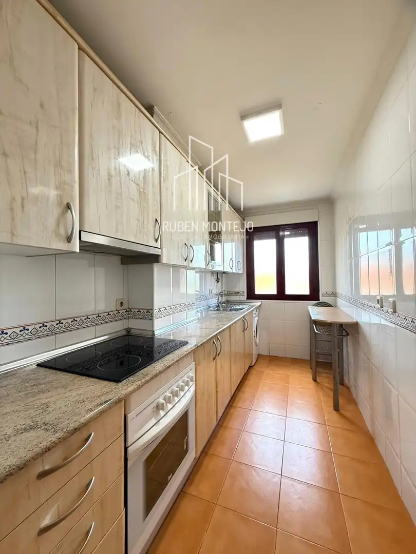 Cocina de Piso en venta en Salamanca con Calefacción, Terraza y Amueblado