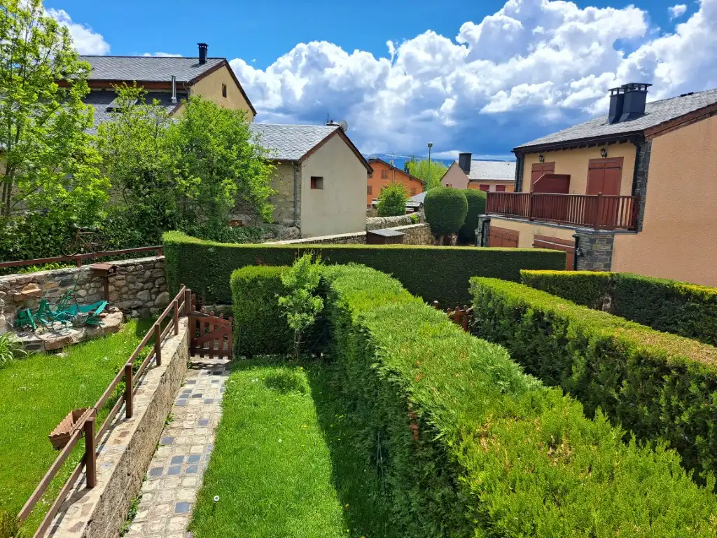 Einfamilien-Reihenhaus zur Miete in N-152, 171, Puigcerdà