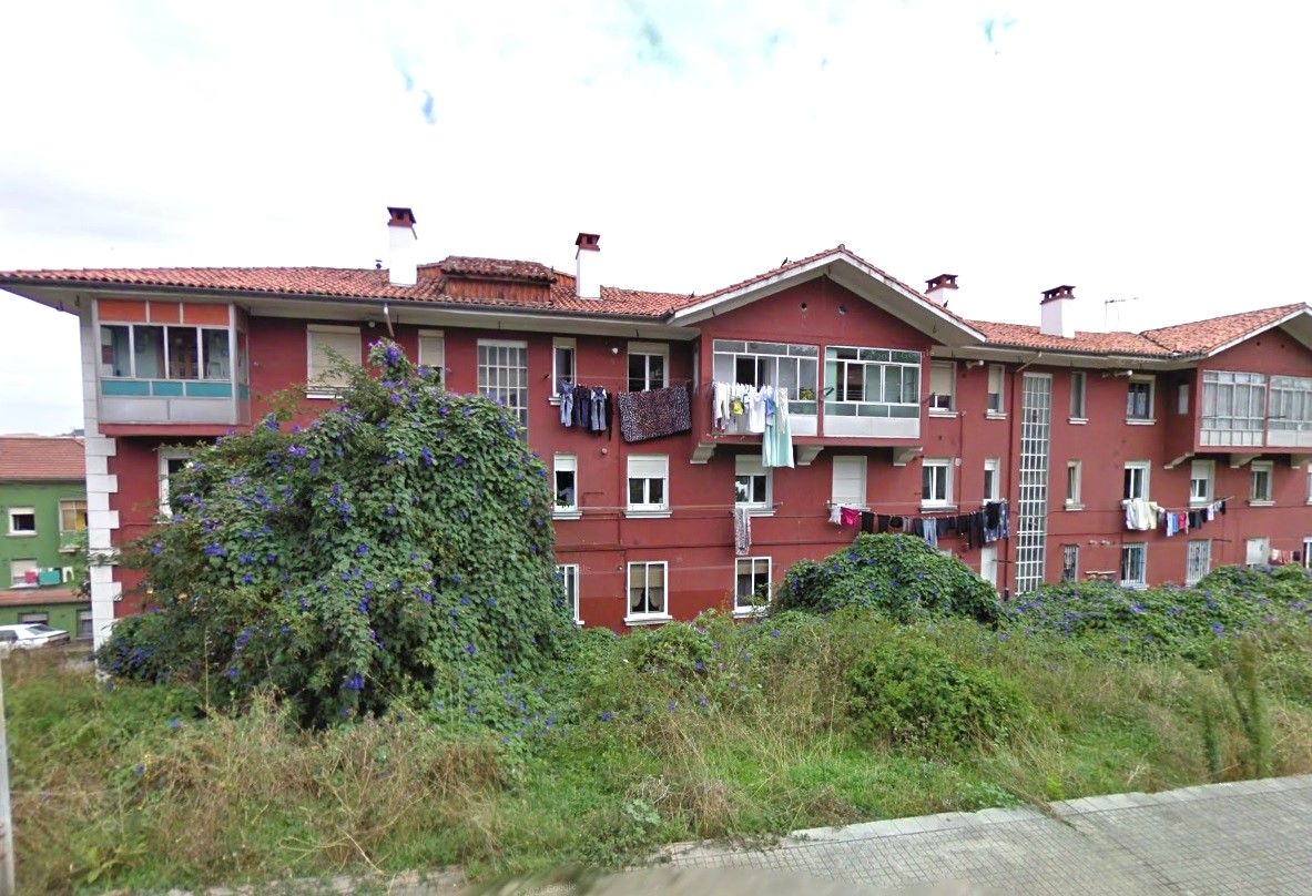 Vista exterior de Pis en venda en Avilés