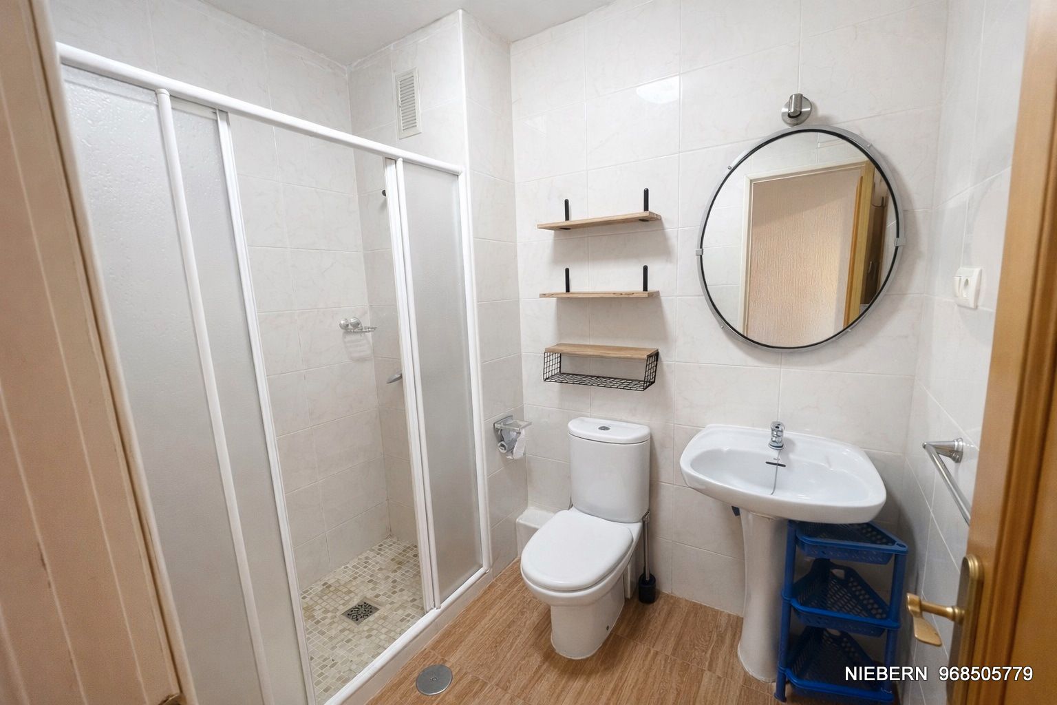 Badezimmer von Wohnung zum Verkauf in La Manga del Mar Menor mit Terrasse und Balkon