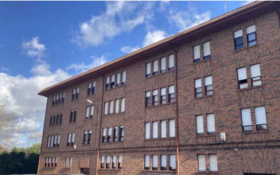 Vista exterior de Piso en venta en Avilés