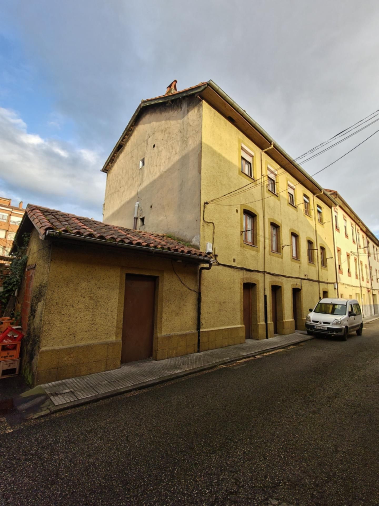 Exterior view of Building for sale in Oviedo 