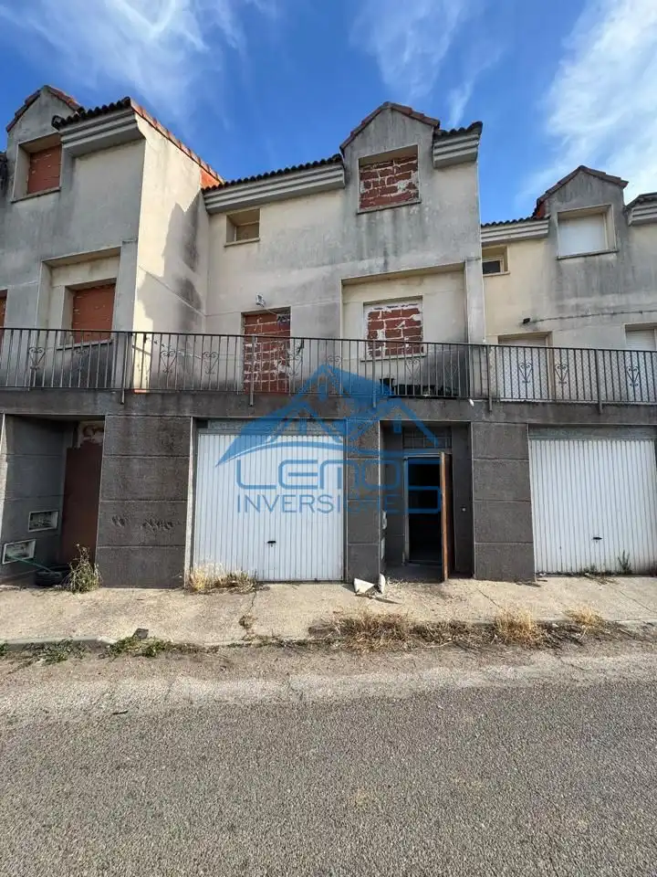 Exterior view of Houses for sale in Cabezón de Pisuerga, Valladolid