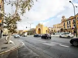 Unique properties with lift for sale in Casco Antiguo, imagen 3