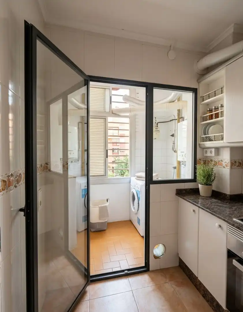 Bathroom of Flat for sale in Patraix