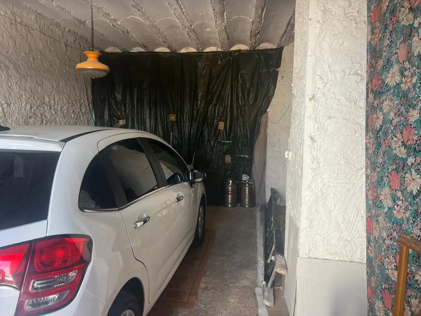 Parking de Casa adosada en venta en Fuenterrobles con Terraza y Amueblado