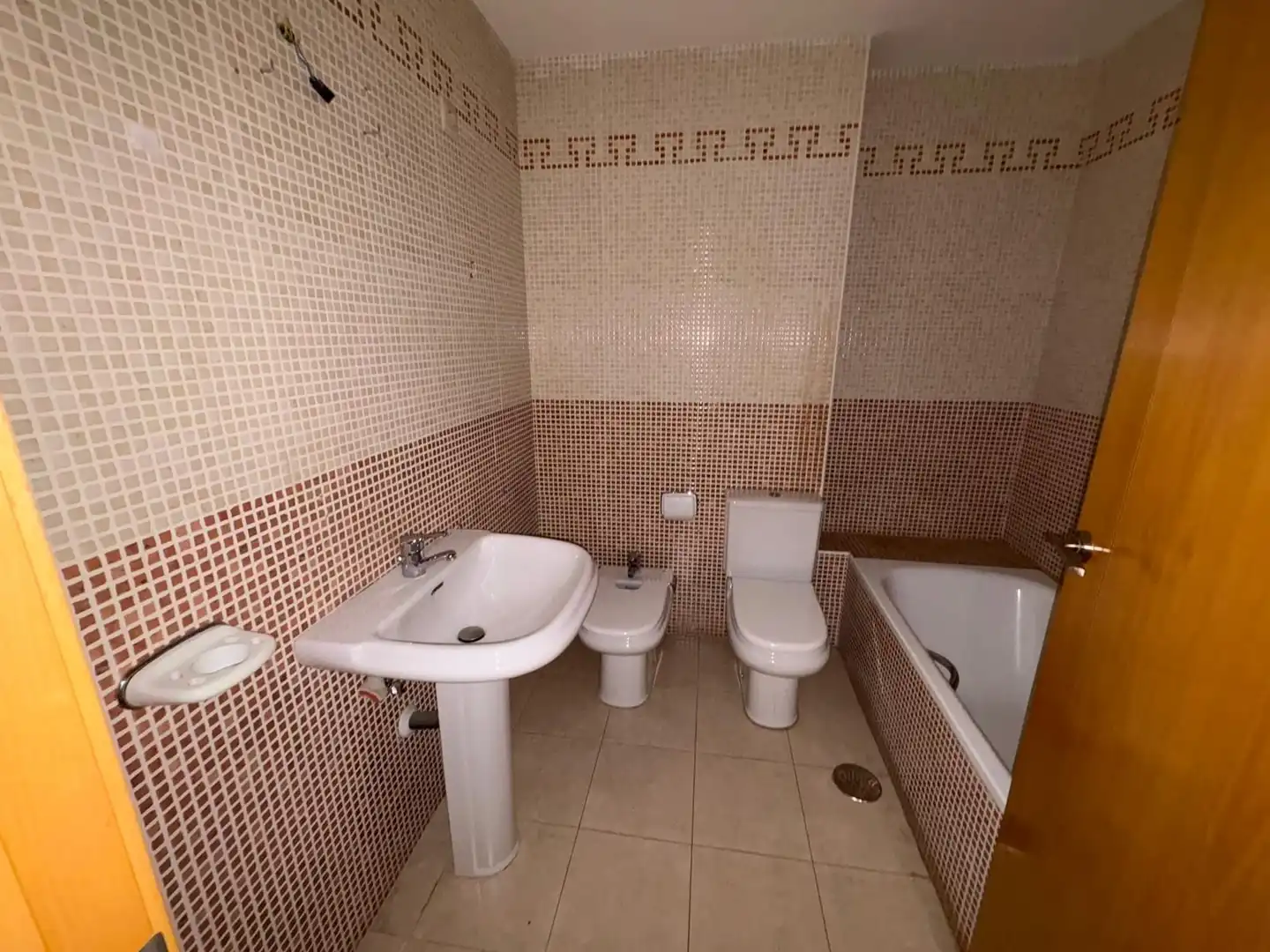 Bathroom of Flat for sale in Murcia  with Air Conditioner and Storage room