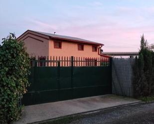 Vista exterior de Casa o xalet en venda en Bardallur amb Calefacció, Jardí privat i Terrassa