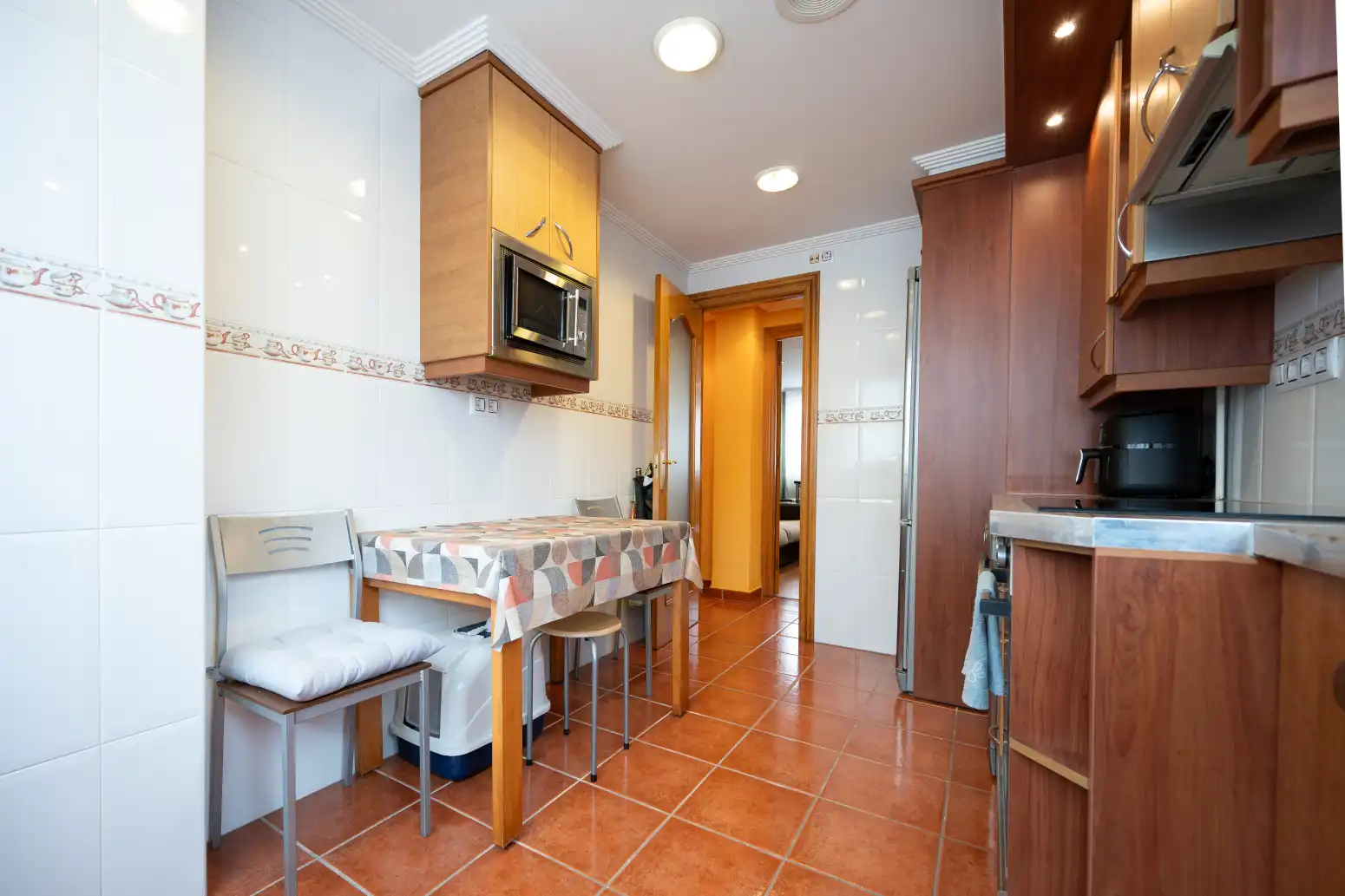 Cocina de Piso en venta en Gijón  con Calefacción, Jardín privado y Amueblado