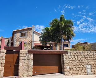 Vista exterior de Casa o xalet en venda en Telde amb Aire condicionat i Terrassa