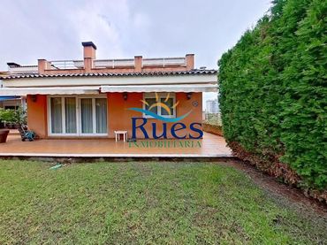 Villa con piscina in vendita a Calle RACHOLAR
