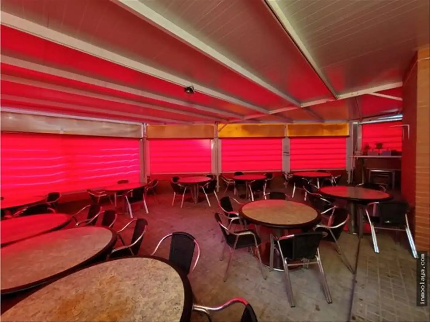 Local comercial en traspàs a Camps Blancs