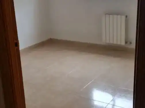 Wohnung zur Miete in Linares mit Klimaanlage und Balkon