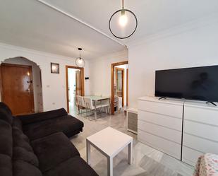 Dormitori de Pis en venda en Marbella amb Aire condicionat, Terrassa i Moblat