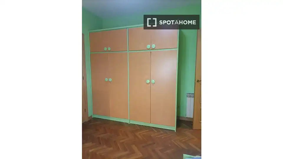 Bedroom of Flat for share in Abrera  with Air Conditioner, Heating and Furnished