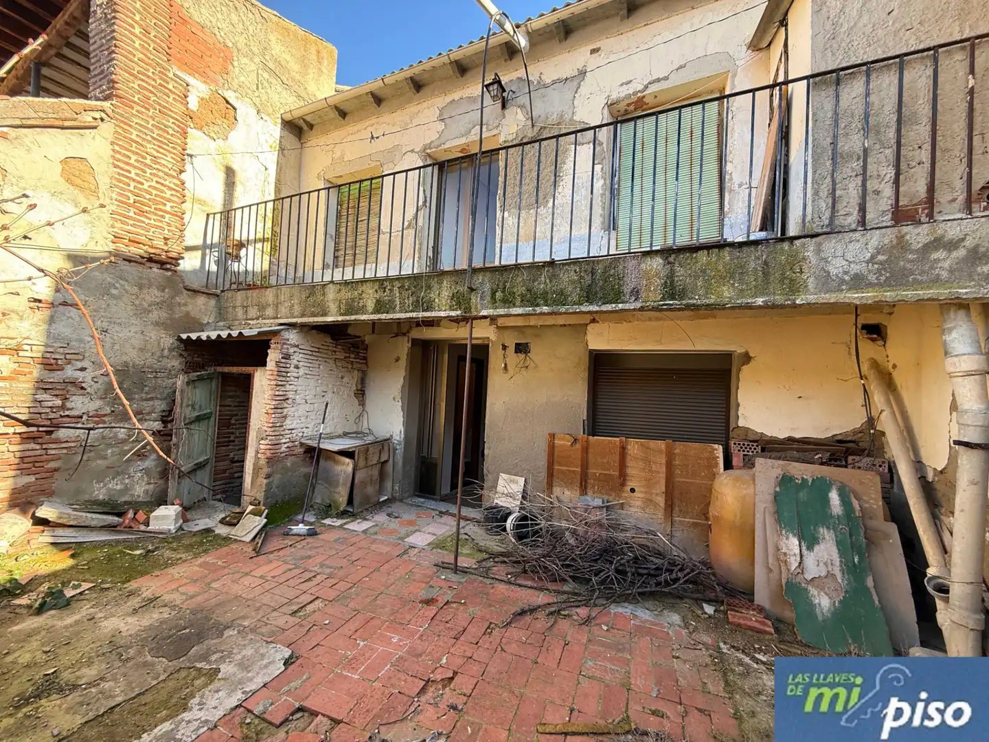 Vista exterior de Casa o chalet en venta en Nava del Rey con Calefacción, Jardín privado y Terraza