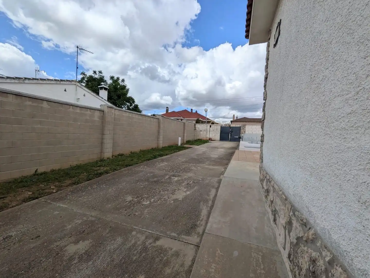 Aparcament de Casa o xalet en venda en Pezuela de las Torres amb Calefacció, Jardí privat i Traster