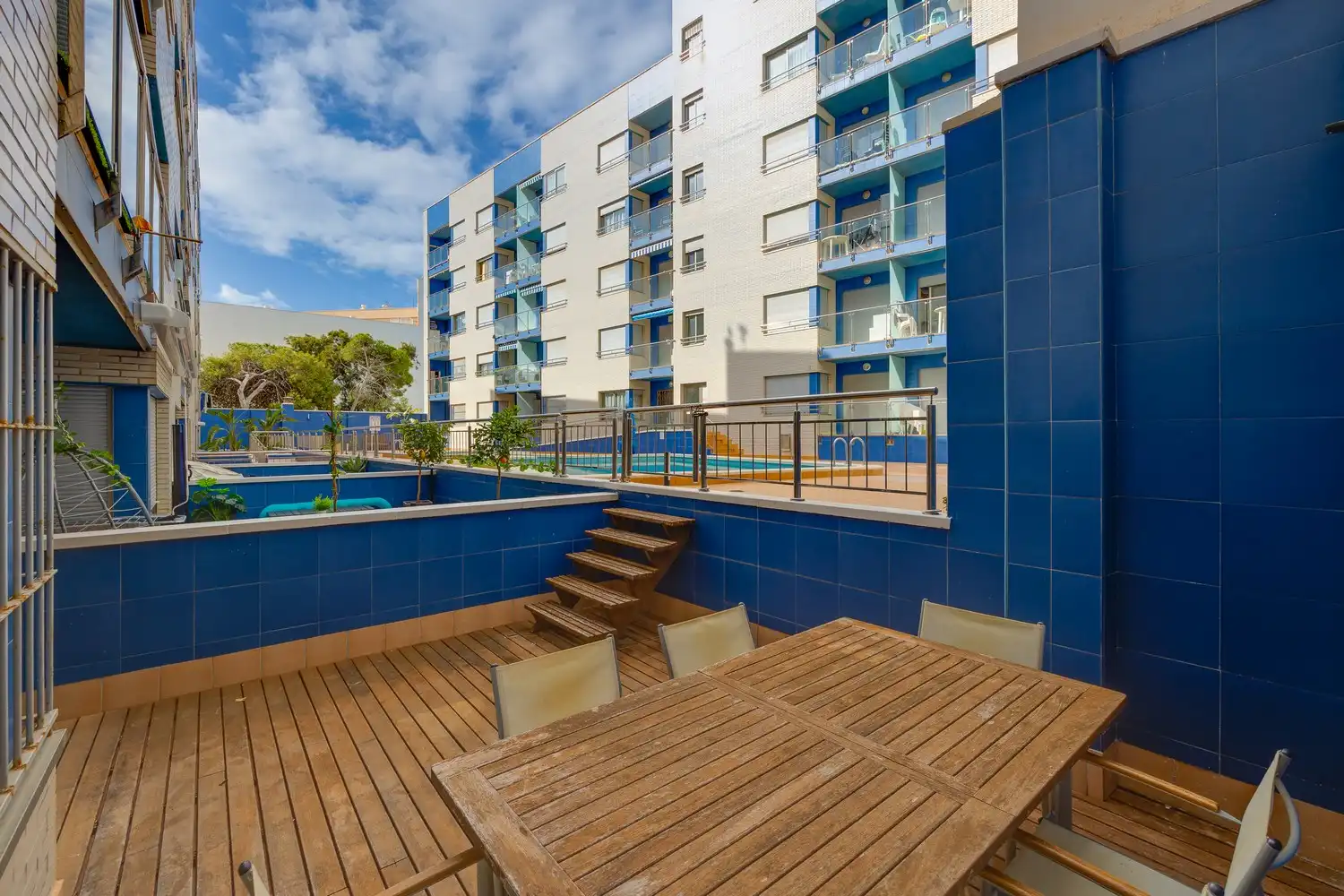 Piscina de Pis en venda en Torrevieja amb Aire condicionat, Calefacció i Terrassa