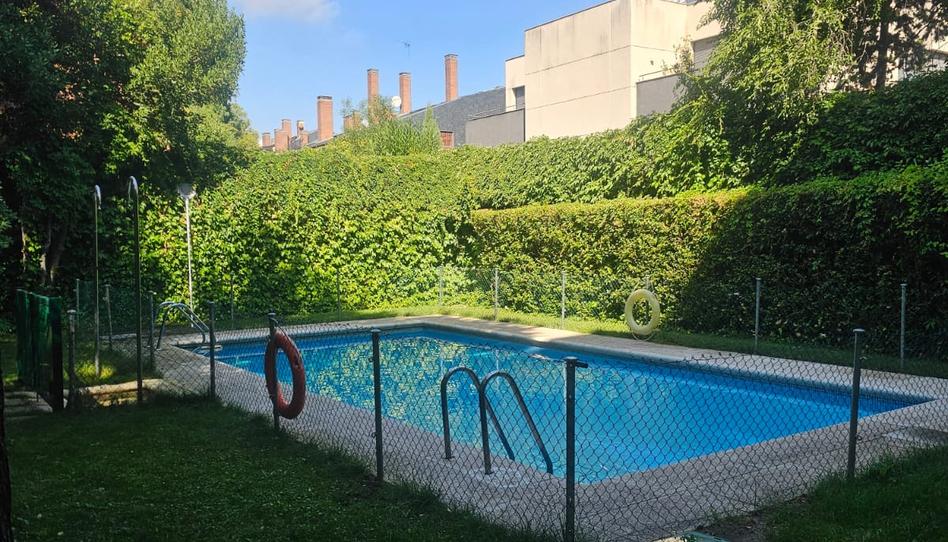 Photo 1 of Flat to rent in Calle de Prieto Ureña, 3, Nueva España, Madrid