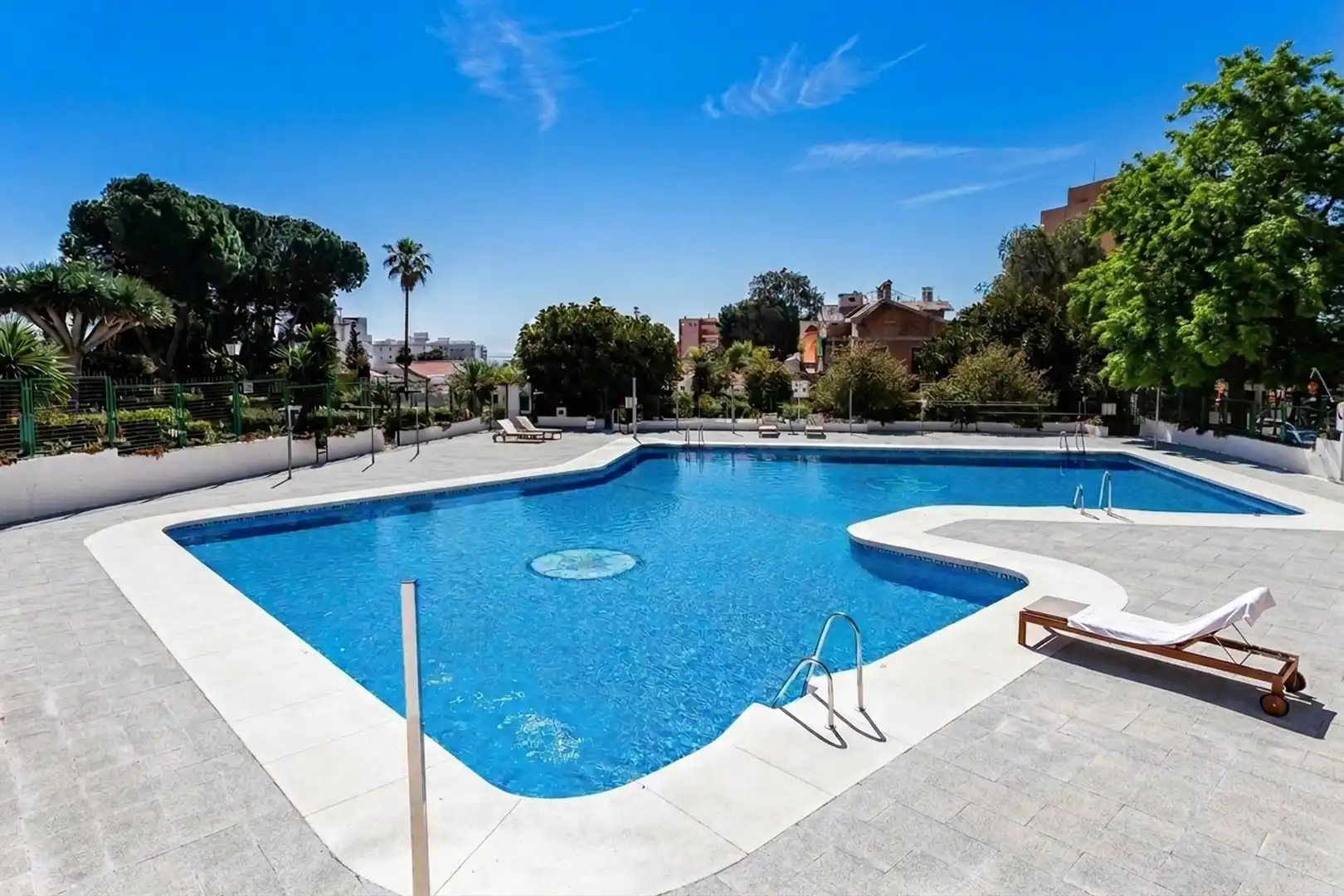 Piscina de Apartamento en venta en Benalmádena con Calefacción, Jardín privado y Terraza