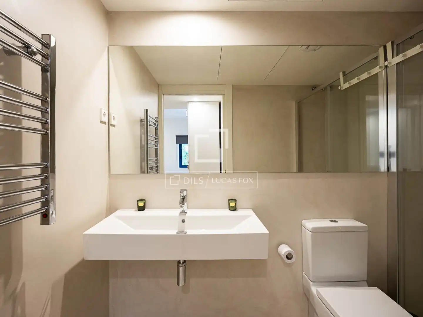 Bathroom of Flat for sale in Barcelona  with Air Conditioner, Terrace and Furnished