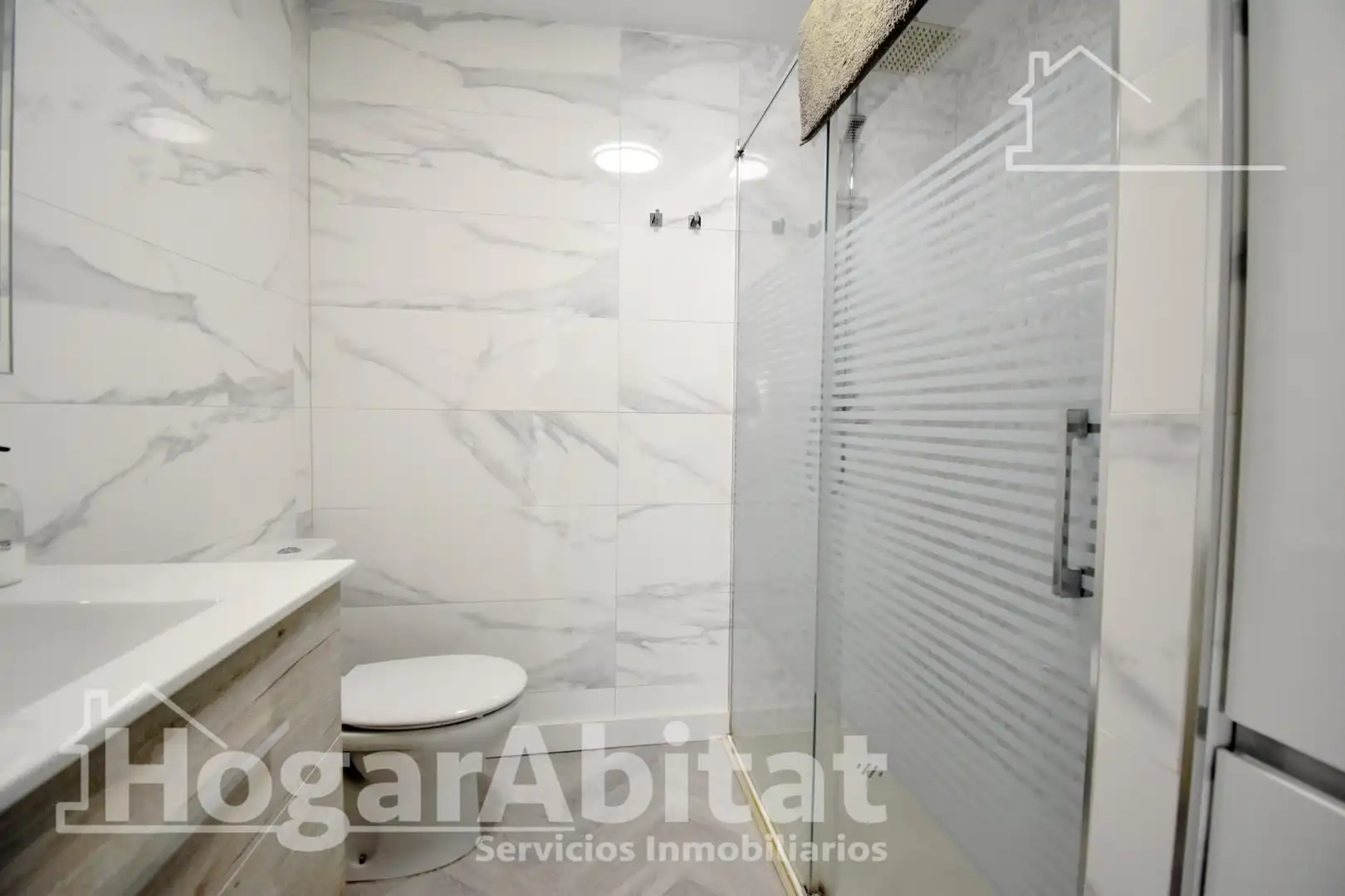 Baño de Piso en venta en Oliva con Aire acondicionado, Calefacción y Terraza