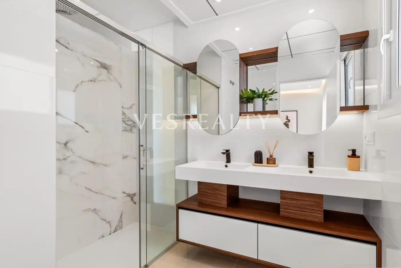 Bany de Apartament en venda en Rojales amb Jardí privat, Traster i Piscina comunitària
