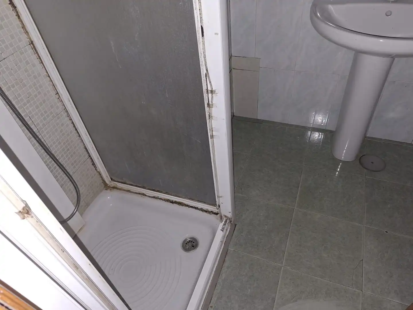 Bathroom of Flat for sale in Leganés