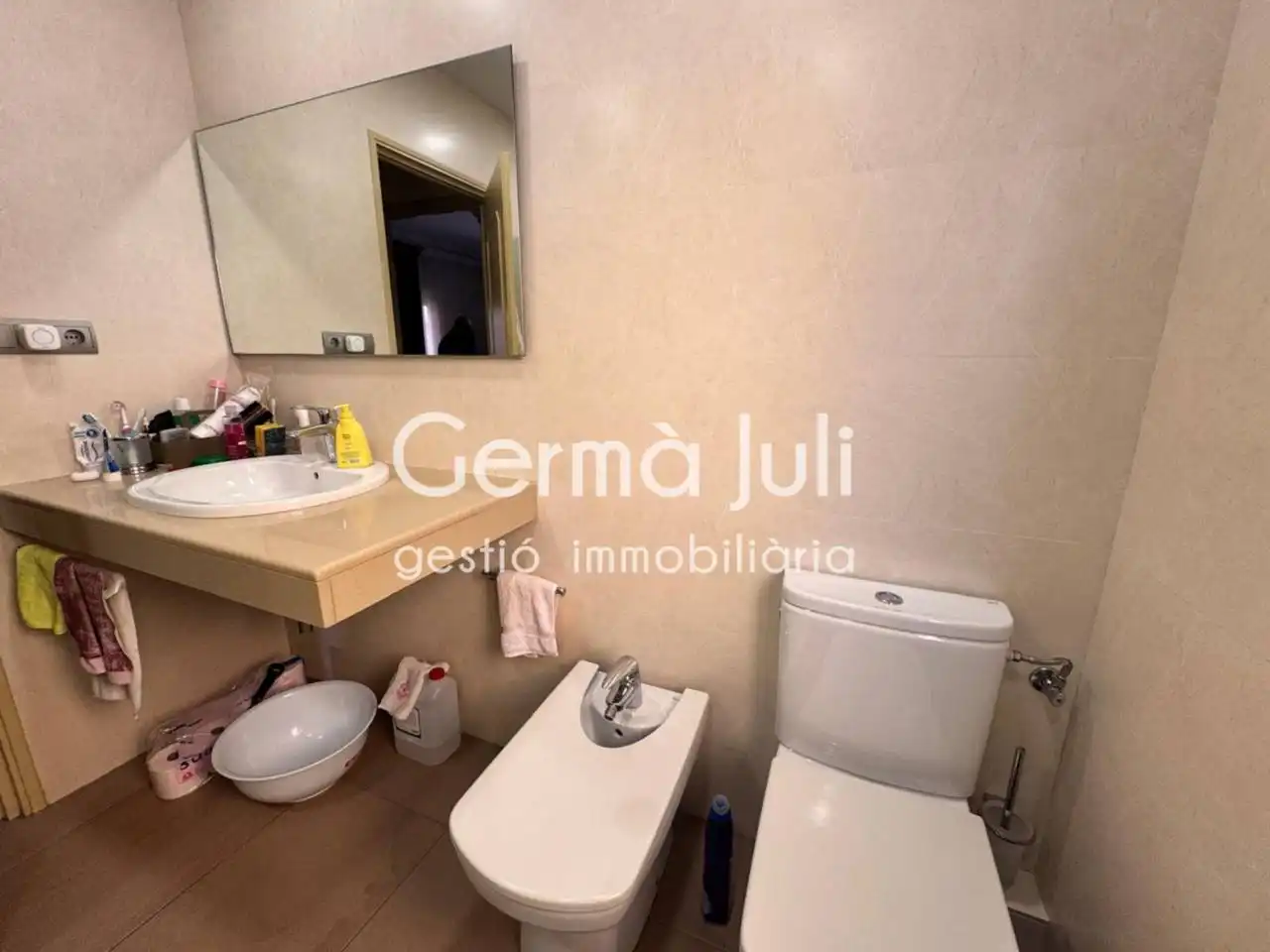 Baño de Piso en venta en Badalona con Aire acondicionado, Jardín privado y Terraza